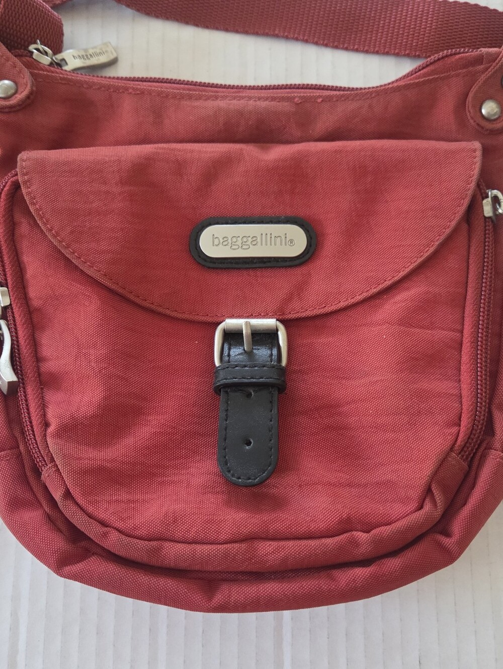 Red Baggallini Crossbody Travel Bag Smoke free and clean